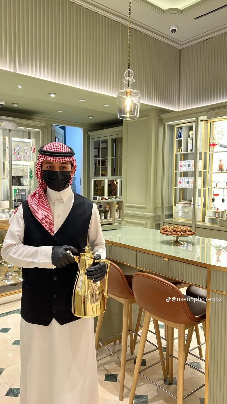 قهوجيين وصبابين قهوة الرياض بخبرة في تنظيم الضيافة
